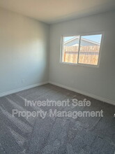 10105 Cedar Springs Dr in Santee, CA - Building Photo - Building Photo