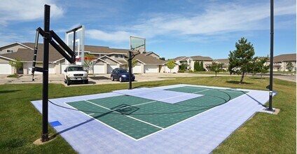 Cove at Crystal Lake in Green Bay, WI - Foto de edificio - Building Photo