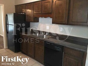 6056 New Leaf Ln in Memphis, TN - Building Photo - Building Photo