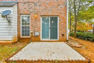 6138 Brookechase Ln in Norcross, GA - Building Photo - Building Photo