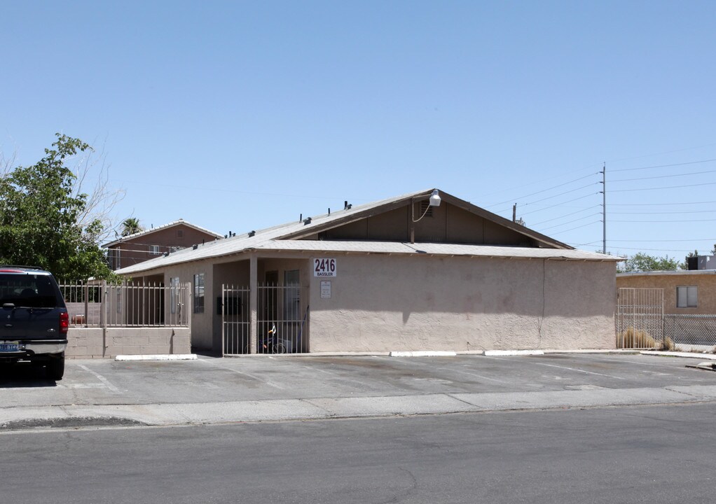 2416-2420 Bassler St in North Las Vegas, NV - Foto de edificio