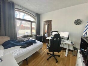 526 Harvard St, Unit 1 in Brookline, MA - Building Photo - Building Photo