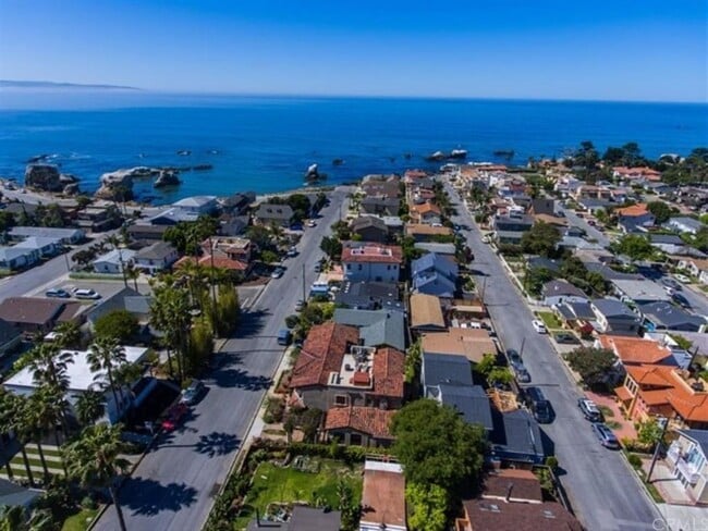 288 Windward Ave, Unit Apartment in Pismo Beach, CA - Building Photo - Building Photo