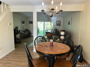 208 Timber Ln in Canton, CT - Building Photo - Building Photo