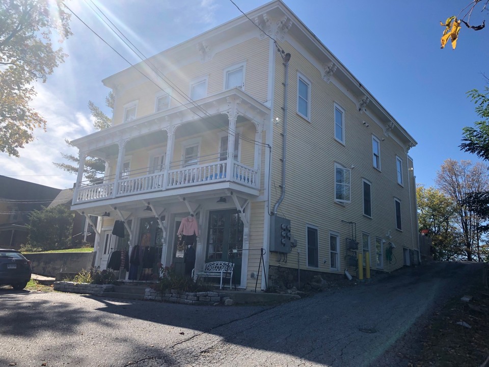 10694 Route 116 in Hinesburg, VT - Building Photo