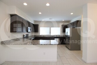 240 W Juniper Ave in Gilbert, AZ - Building Photo - Building Photo