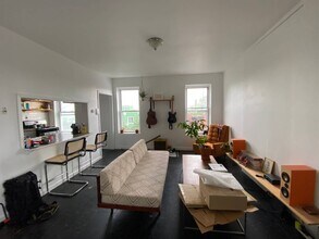 77 Dikeman St-Unit -#4 in Brooklyn, NY - Building Photo - Building Photo