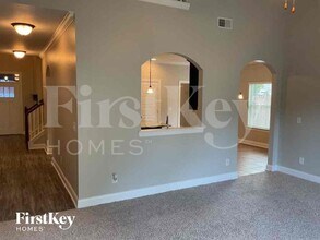 1076 Riviera Dr in Calera, AL - Foto de edificio - Building Photo