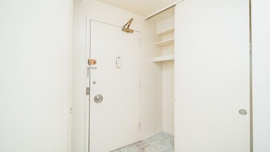 300 N State St, Unit 4330 in Chicago, IL - Building Photo - Building Photo