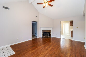 8416 Kimberly Rose Dr in Memphis, TN - Building Photo - Building Photo
