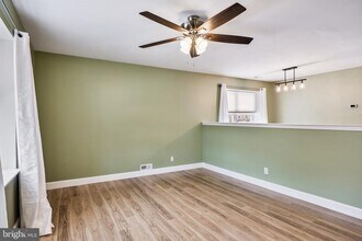 101 Camber Ln in Mount Laurel, NJ - Building Photo - Building Photo