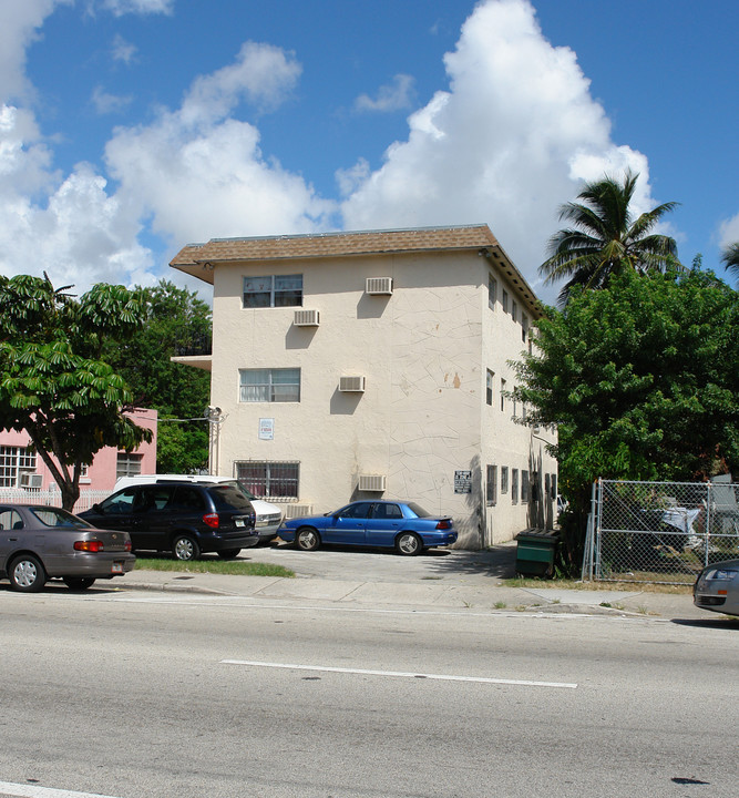 151 NE 82nd St in Miami, FL - Building Photo