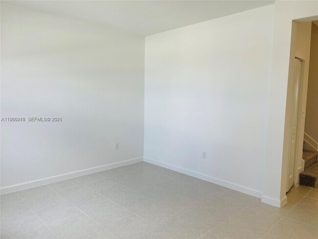 1695 SE 27th Rd in Homestead, FL - Building Photo - Building Photo