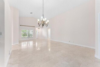 5333 Pine Cir in Coral Springs, FL - Building Photo - Building Photo