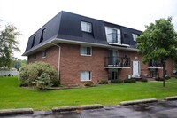 Wicklow Apartments in Saginaw, MI - Foto de edificio - Building Photo