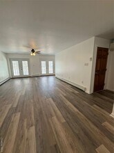 24 St James Pl, Unit Apt 1 in Goshen, NY - Foto de edificio - Building Photo