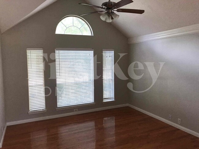 4907 Pine Prairie Ln in Houston, TX - Building Photo - Building Photo