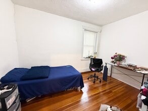 8 Wave Ave in Boston, MA - Foto de edificio - Building Photo