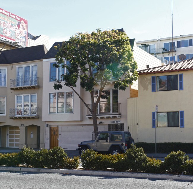 2539-2541 Lombard St in San Francisco, CA - Building Photo - Building Photo