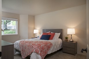 Stone Ridge in Clackamas, OR - Building Photo