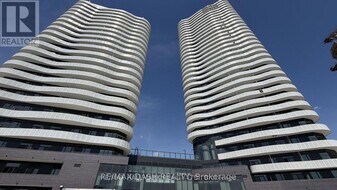 10 Flavelle Trl in Vaughan, ON - Building Photo