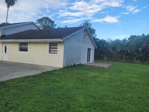 15664 N Rd in Loxahatchee Groves, FL - Building Photo - Building Photo