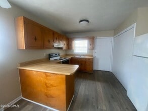 1527 Grace Ave in Panama City, FL - Building Photo - Building Photo