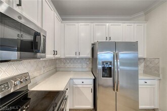 2656 Blossom Wy in Naples, FL - Foto de edificio - Building Photo