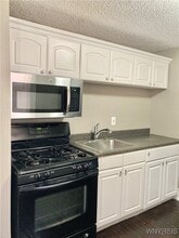 294 S Elmwood Ave in Buffalo, NY - Building Photo - Building Photo