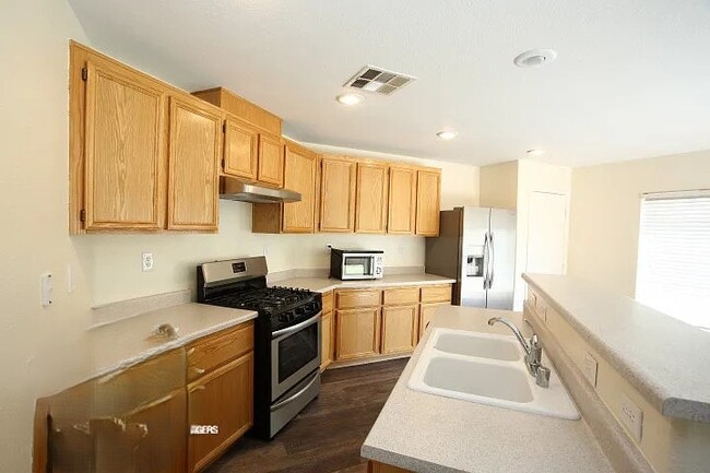 8304 Black Opal St in Las Vegas, NV - Building Photo - Building Photo