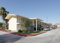 The Palms Apartments in Turlock, CA - Building Photo - Building Photo