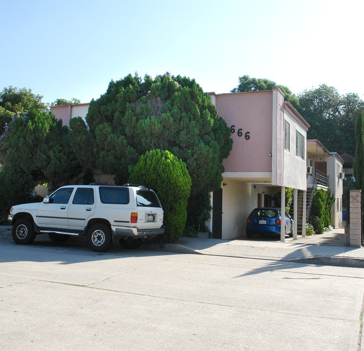 666 N Vendome St in Los Angeles, CA - Building Photo