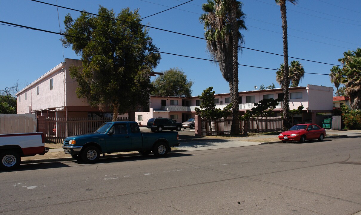 804-816 S Orange Ave in El Cajon, CA - Foto de edificio