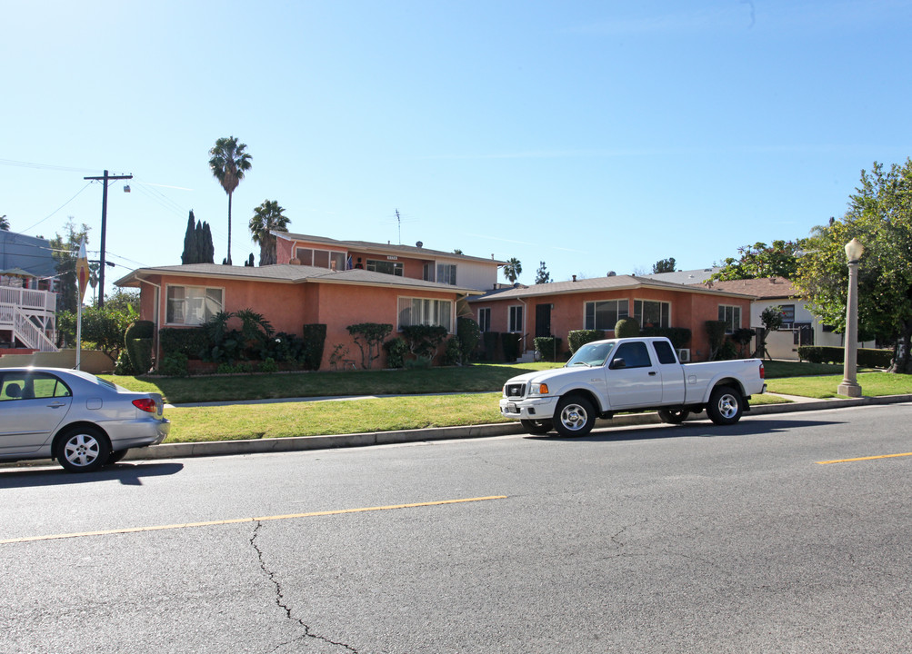 3174-3182 Rowena Ave in Los Angeles, CA - Building Photo