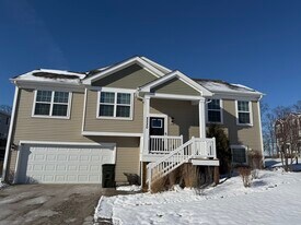 2520 Alison Ave in Pingree Grove, IL - Building Photo