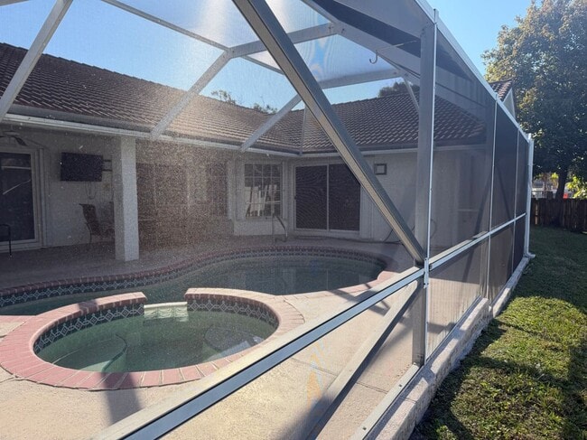 11241 NW 22nd St in Plantation, FL - Foto de edificio - Building Photo