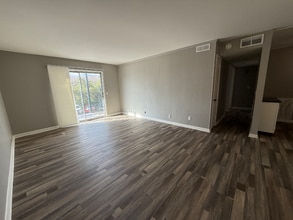 555 N Dupont Ave in Nashville, TN - Building Photo - Building Photo