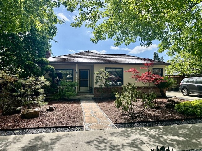 property at 253 Fernando Ave