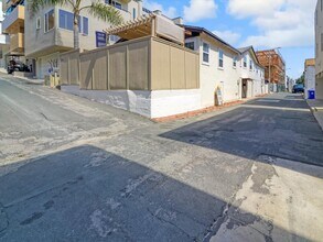 218 25th Pl in Manhattan Beach, CA - Building Photo - Building Photo