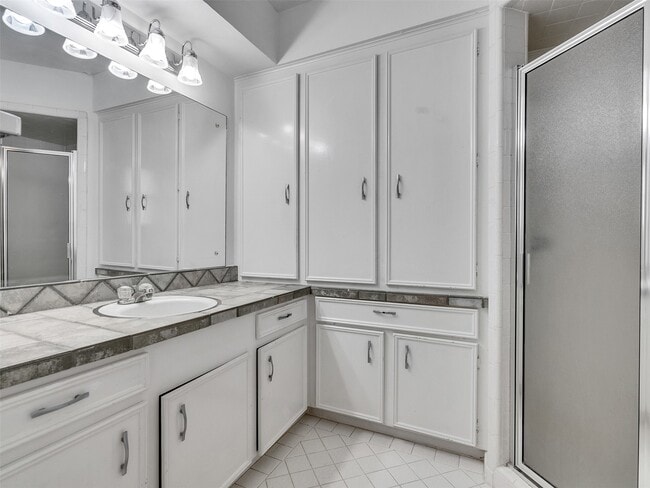 property at 418 Oakhill Dr