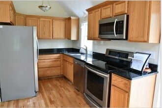 19 Collins Rd in Northborough, MA - Building Photo - Building Photo