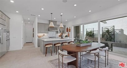 26666 Beartown Ln in Valencia, CA - Building Photo - Building Photo