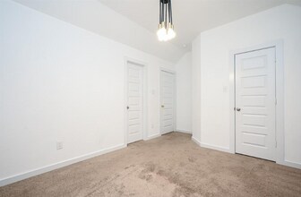 15106 Timberson Rdg Ln in Houston, TX - Foto de edificio - Building Photo