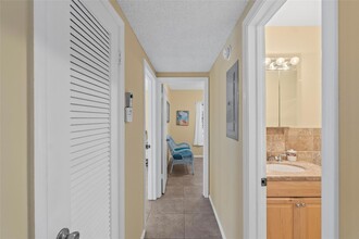 2180 NE 67th St, Unit 7217 in Fort Lauderdale, FL - Building Photo - Building Photo