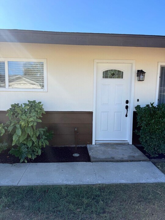 12174 2nd St in Yucaipa, CA - Building Photo