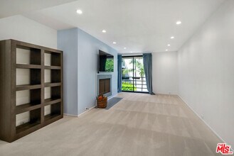 2920 Neilson Wy in Santa Monica, CA - Building Photo - Building Photo