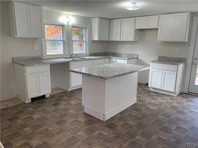 281 Cole Rd in Fulton, NY - Building Photo - Building Photo