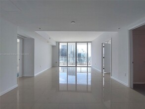 92 SW 3rd St, Unit 3004 in Miami, FL - Building Photo - Building Photo