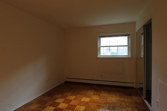 8244 Woolston Ave in Philadelphia, PA - Building Photo - Building Photo