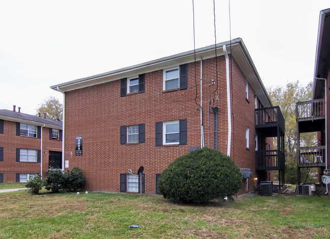 3009 Mid Dale Ln in Louisville, KY - Building Photo - Building Photo